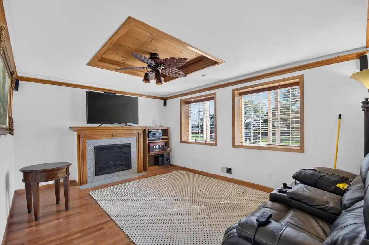 Photo 3 of Single family home for sale at 33940 Lagoon Dr, Burlington, WI 53105 | MLS# 1983715 | Listing updated on 2026-10-09