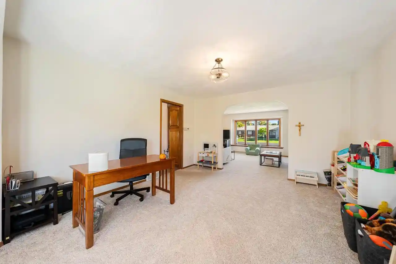 Photo 2 of Single family home for sale at 2543 W Sunnyview Cir, Appleton, WI 54914 | MLS# 50333918 | Listing updated on 2026-10-08
