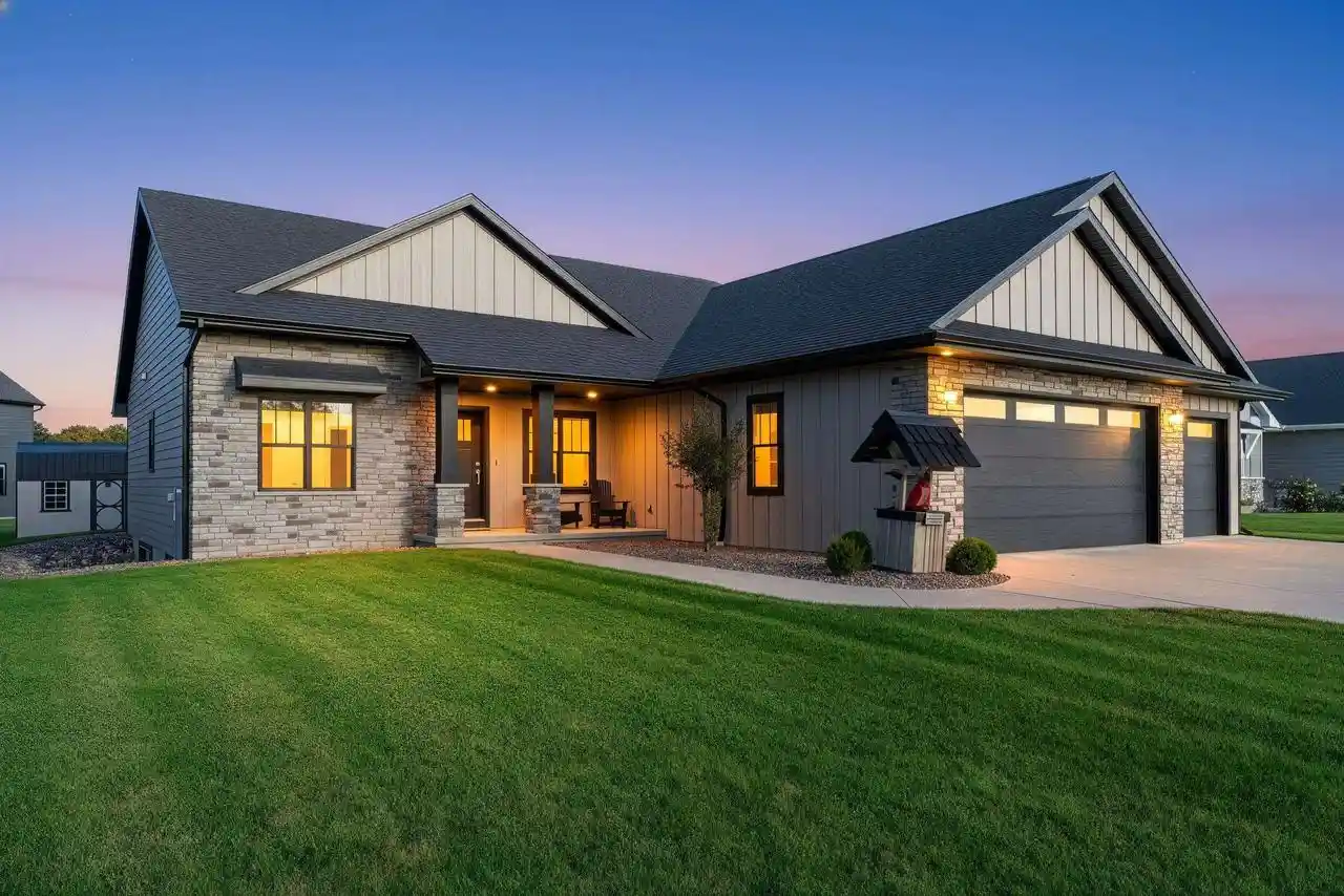 Photo 1 of Single family home for sale at 4209 Downton Cir, Green Bay, WI 54313 | MLS# 50333917 | Listing updated on 2026-10-07