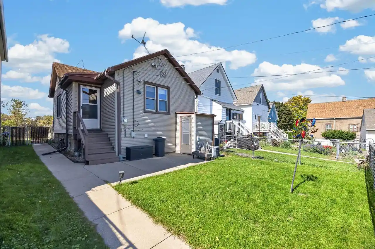 Photo 4 of Single family home for sale at 2826 S Chase Ave, Milwaukee, WI 53207 | MLS# 1983724 | Listing updated on 2026-10-07
