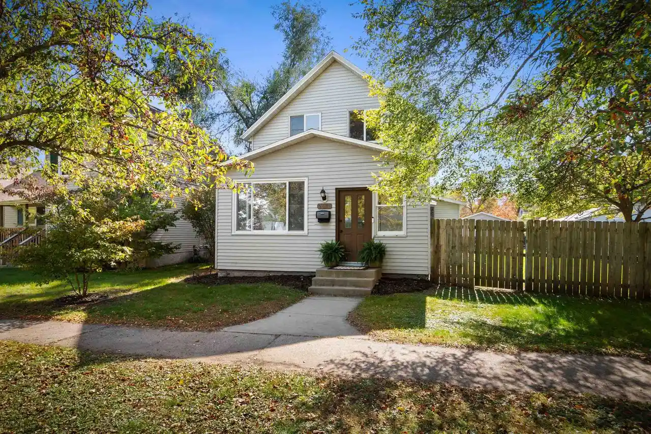 Photo 1 of Single family home for sale at 2501 Ellis St, Stevens Point, WI 54481 | MLS# 22604999 | Listing updated on 2026-10-07