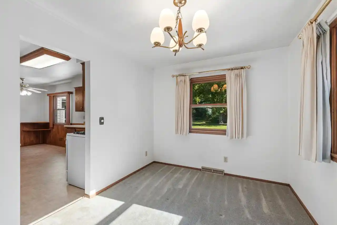 Photo 4 of Single family home for sale at 1115 Saratoga Pkwy, Oconomowoc, WI 53066 | MLS# 1983729 | Listing updated on 2026-10-09