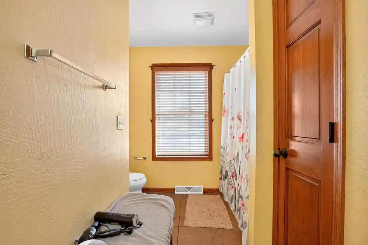 Photo 4 of Single family home for sale at 1729 Justin Dr, Omro, WI 54963 | MLS# 50333916 | Listing updated on 2026-10-07