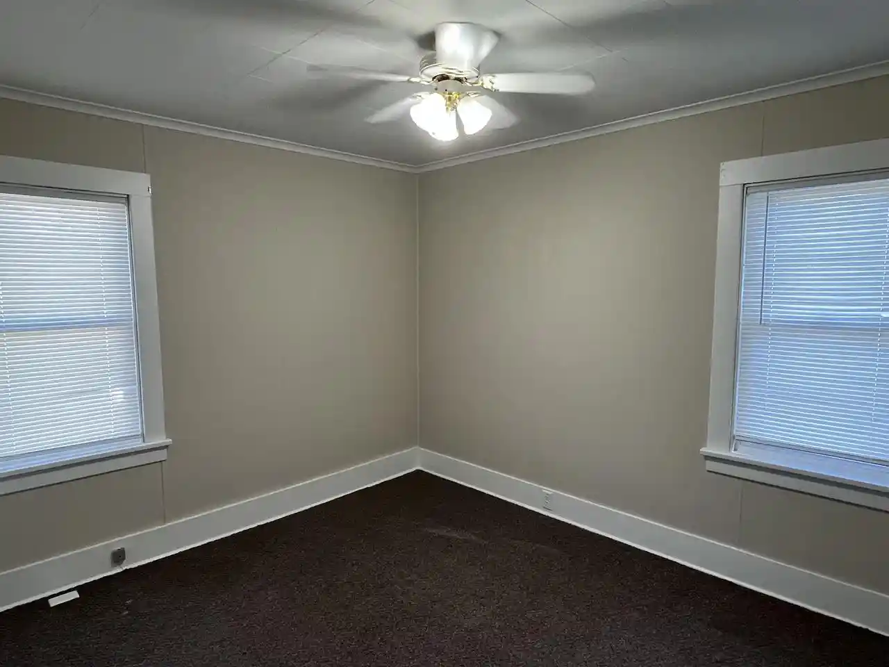 Photo 2 of Single family home for sale at 302 Pine St, Neenah, WI 54956 | MLS# 50333934 | Listing updated on 2026-10-07