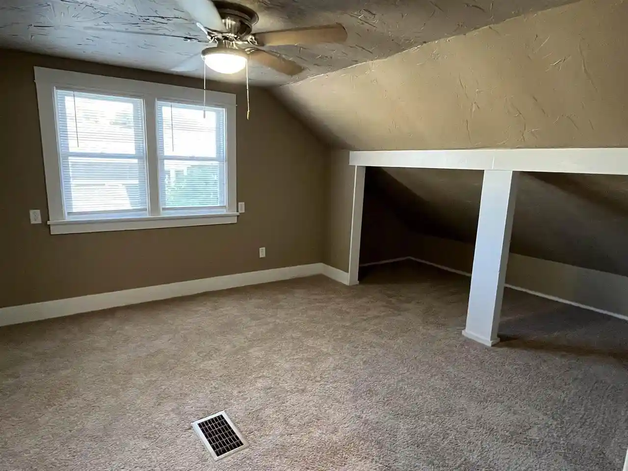 Photo 3 of Single family home for sale at 302 Pine St, Neenah, WI 54956 | MLS# 50333934 | Listing updated on 2026-10-07