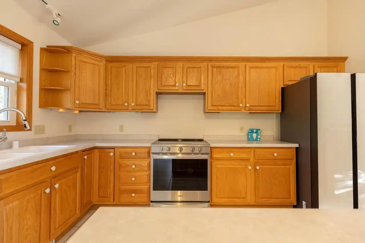 Photo 2 of Single family home for sale at 919 Oak Ave N, Onalaska, WI 54650 | MLS# 1983739 | Listing updated on 2026-10-07