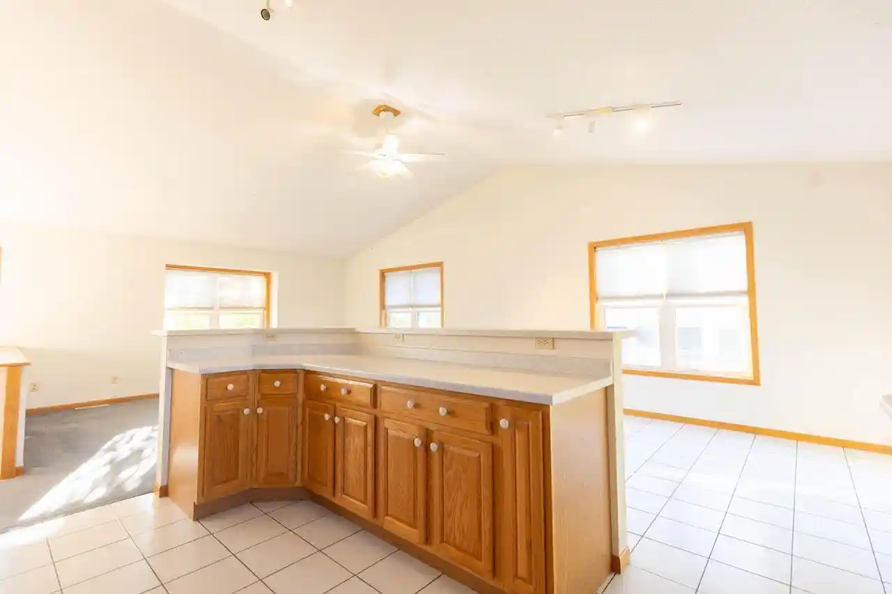 Photo 4 of Single family home for sale at 919 Oak Ave N, Onalaska, WI 54650 | MLS# 1983739 | Listing updated on 2026-10-07