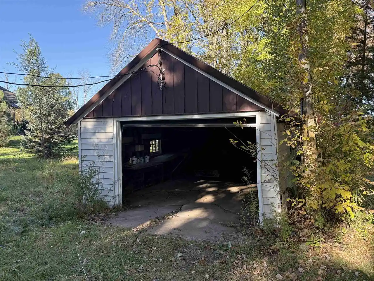 Photo 2 of Single family home for sale at N5801 Edgewood Rd, Shawano, WI 54166 | MLS# 50333936 | Listing updated on 2026-10-07