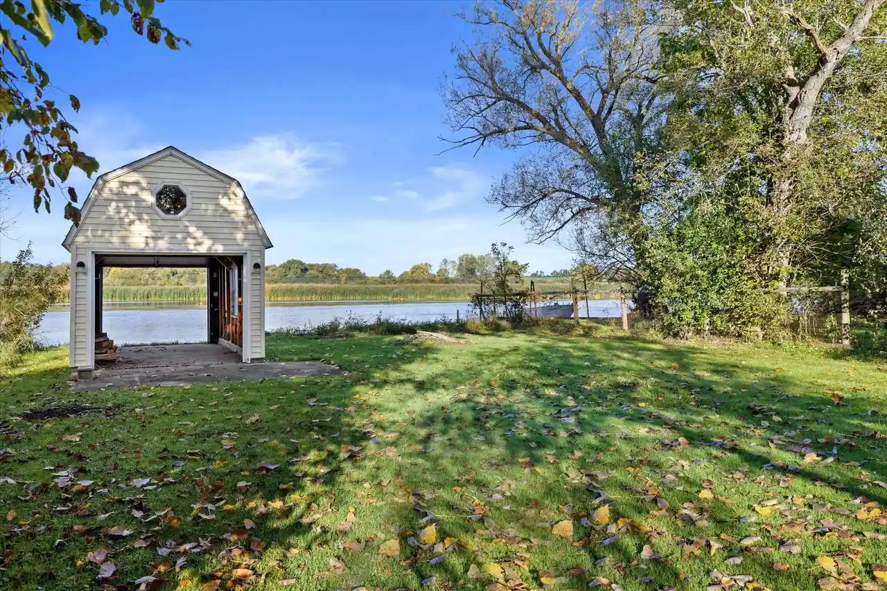 Photo 1 of Single family home for sale at 8012 Fox River Rd, Waterford, WI 53185 | MLS# 1983753 | Listing updated on 2026-10-07