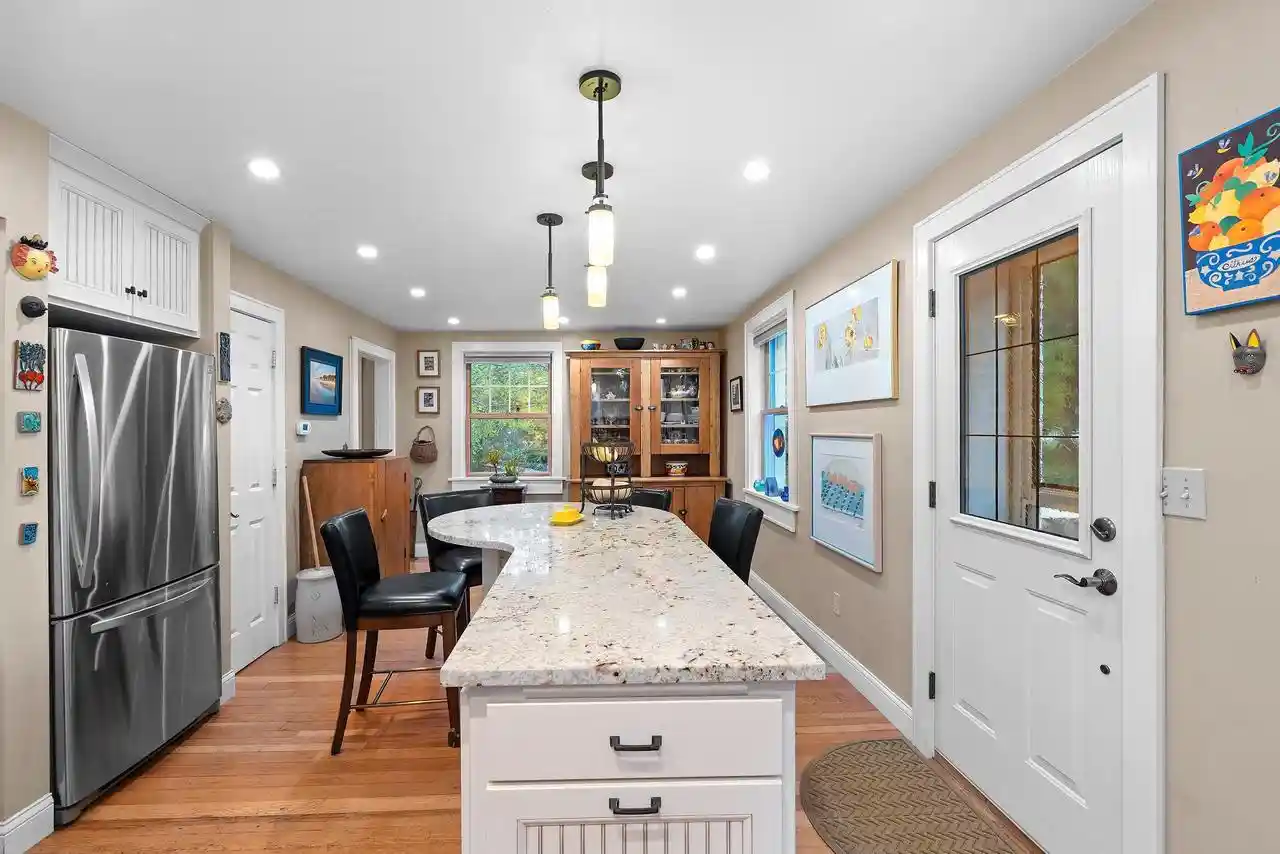 Photo 3 of Single family home for sale at 4569 Edgewater Beach Rd, Green Bay, WI 54311 | MLS# 50333933 | Listing updated on 2026-10-08