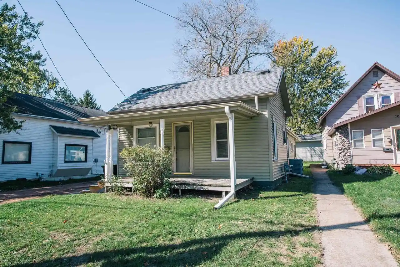 Photo 1 of Single family home for sale at 1014 Hewett St, Neillsville, WI 54456 | MLS# 22605001 | Listing updated on 2026-10-07