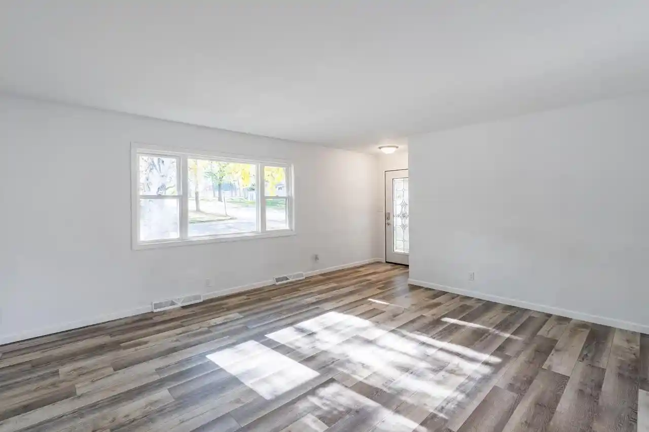 Photo 2 of Single family home for sale at 1540 Summit Dr, Wausau, WI 54401 | MLS# 22605002 | Listing updated on 2026-10-07
