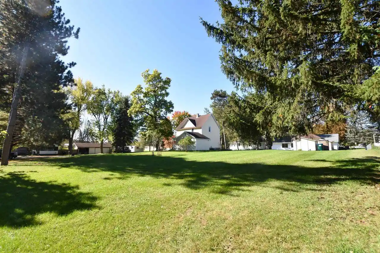 Photo 3 of Single family home for sale at 431 Cleveland Ave, Wild Rose, WI 54984 | MLS# 50333948 | Listing updated on 2026-10-08