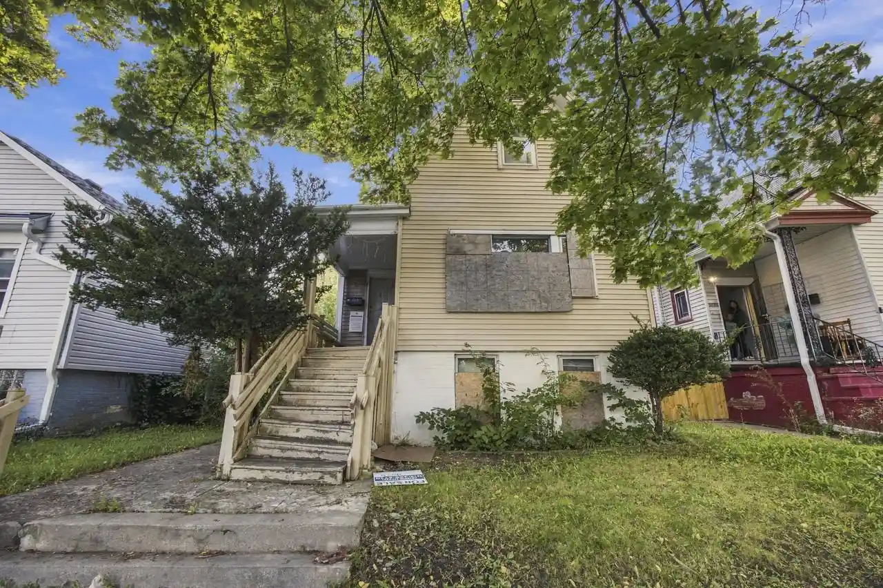 Photo 1 of Single family home for sale at 3521 N 8th Street, Milwaukee, WI 53206 | MLS# 1983771 | Listing updated on 2026-10-07