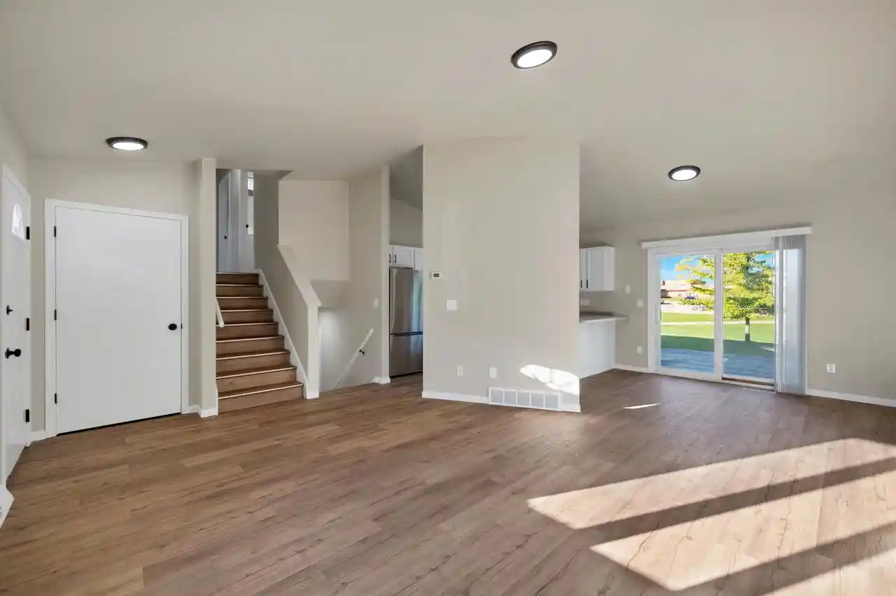 Photo 2 of Single family home for sale at 1755 Woodstock St, Oshkosh, WI 54904 | MLS# 50333950 | Listing updated on 2026-10-07
