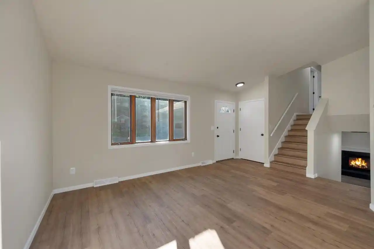 Photo 3 of Single family home for sale at 1755 Woodstock St, Oshkosh, WI 54904 | MLS# 50333950 | Listing updated on 2026-10-07