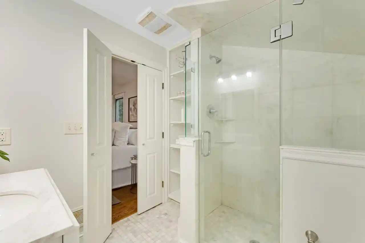 Photo 4 of Single family home for sale at 4821 W Elmdale Rd, Mequon, WI 53092 | MLS# 1983780 | Listing updated on 2026-10-07