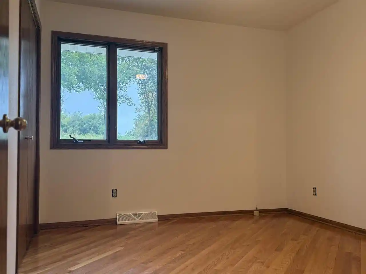 Photo 3 of Single family home for sale at 1204 Navaho Ct, Fort Atkinson, WI 53538 | MLS# 2034209 | Listing updated on 2026-10-08
