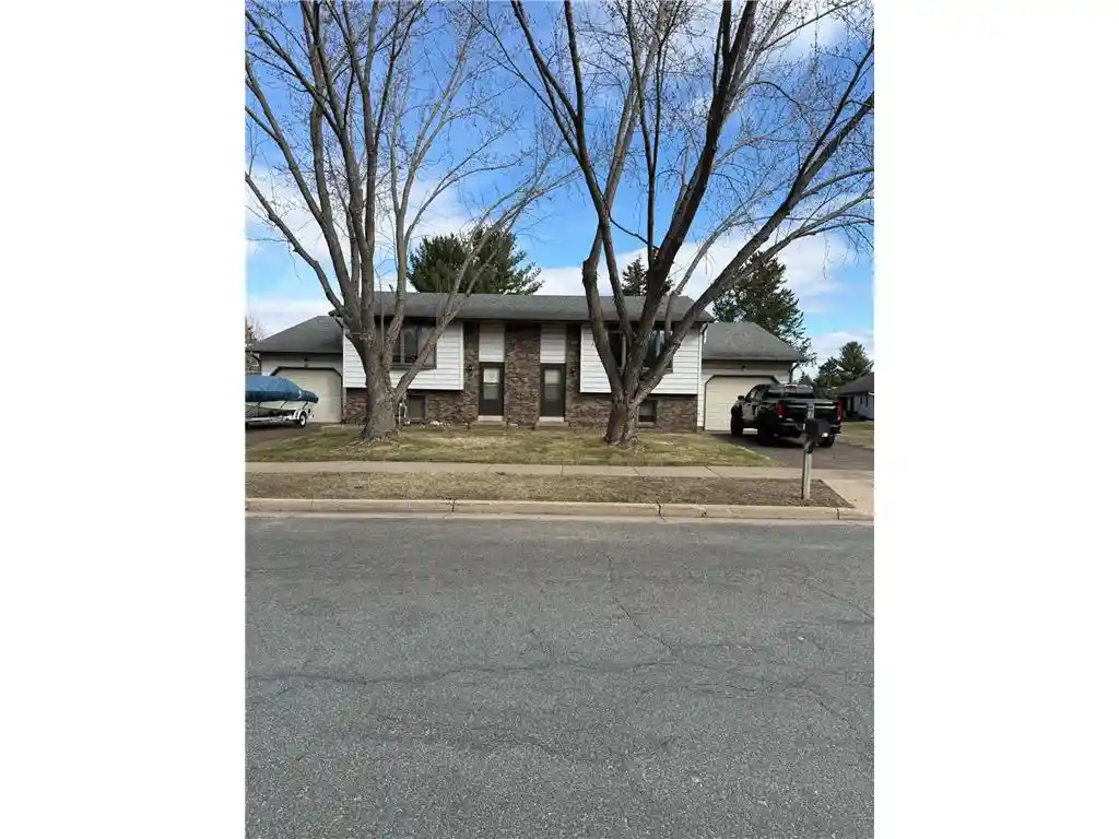 Photo 4 of Multi family home for sale at 816-818 Dorbe St, Eau Claire, WI 54701 | MLS# 7153217 | Listing updated on 2026-10-08