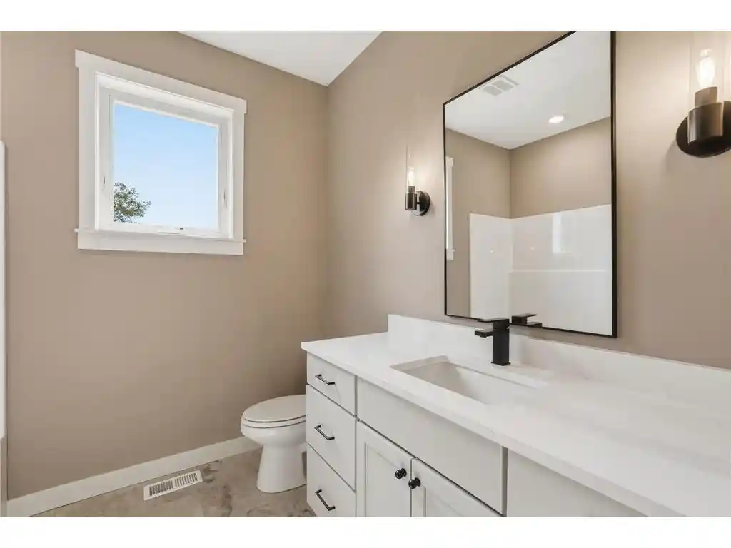 Photo 4 of Single family home for sale at 249 Saddle Ridge Ln, River Falls, WI 54022 | MLS# 7146871 | Listing updated on 2026-10-07