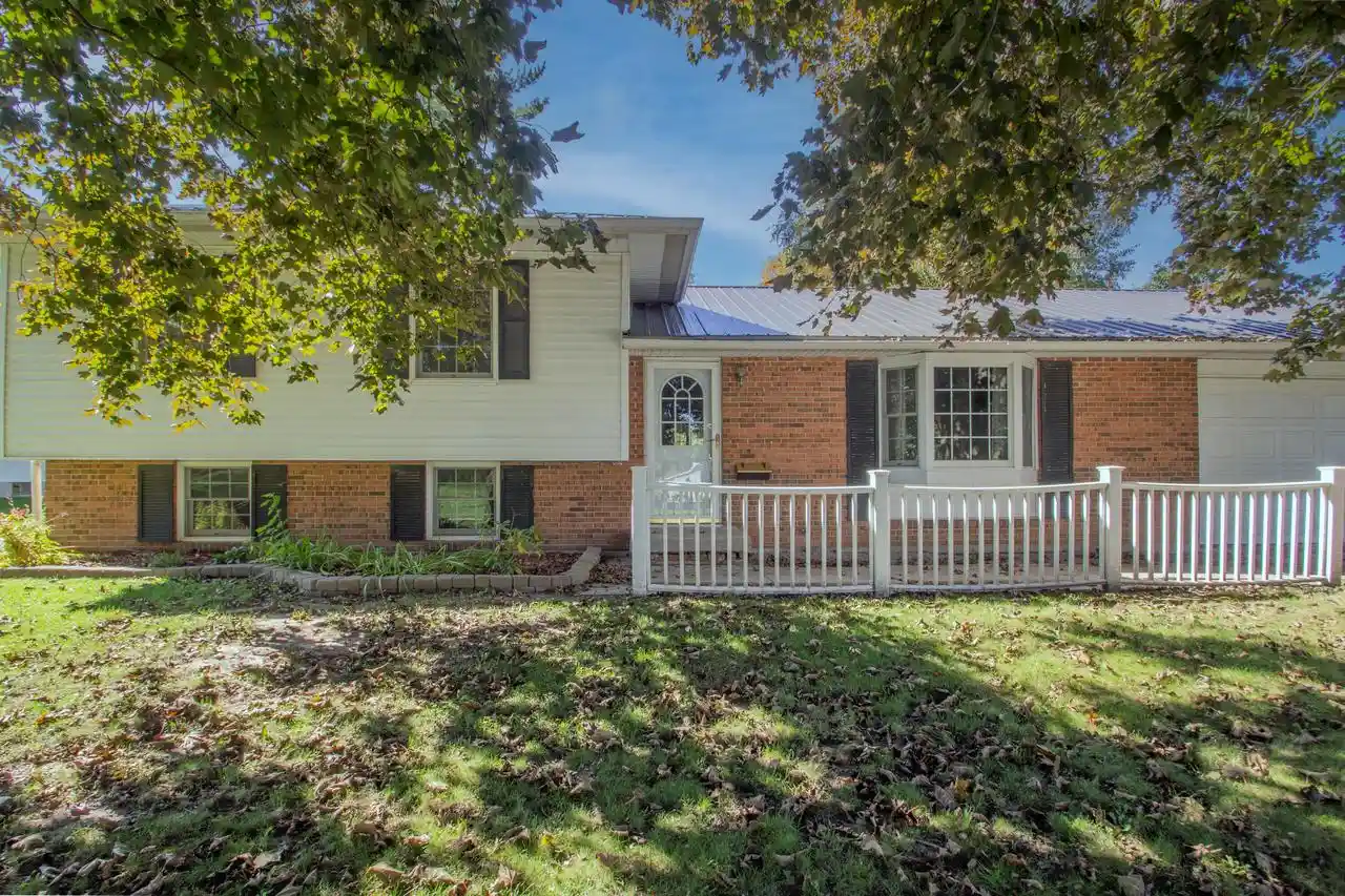 Photo 1 of Single family home for sale at 310 S Concord Ave, Watertown, WI 53094 | MLS# 1983787 | Listing updated on 2026-10-09