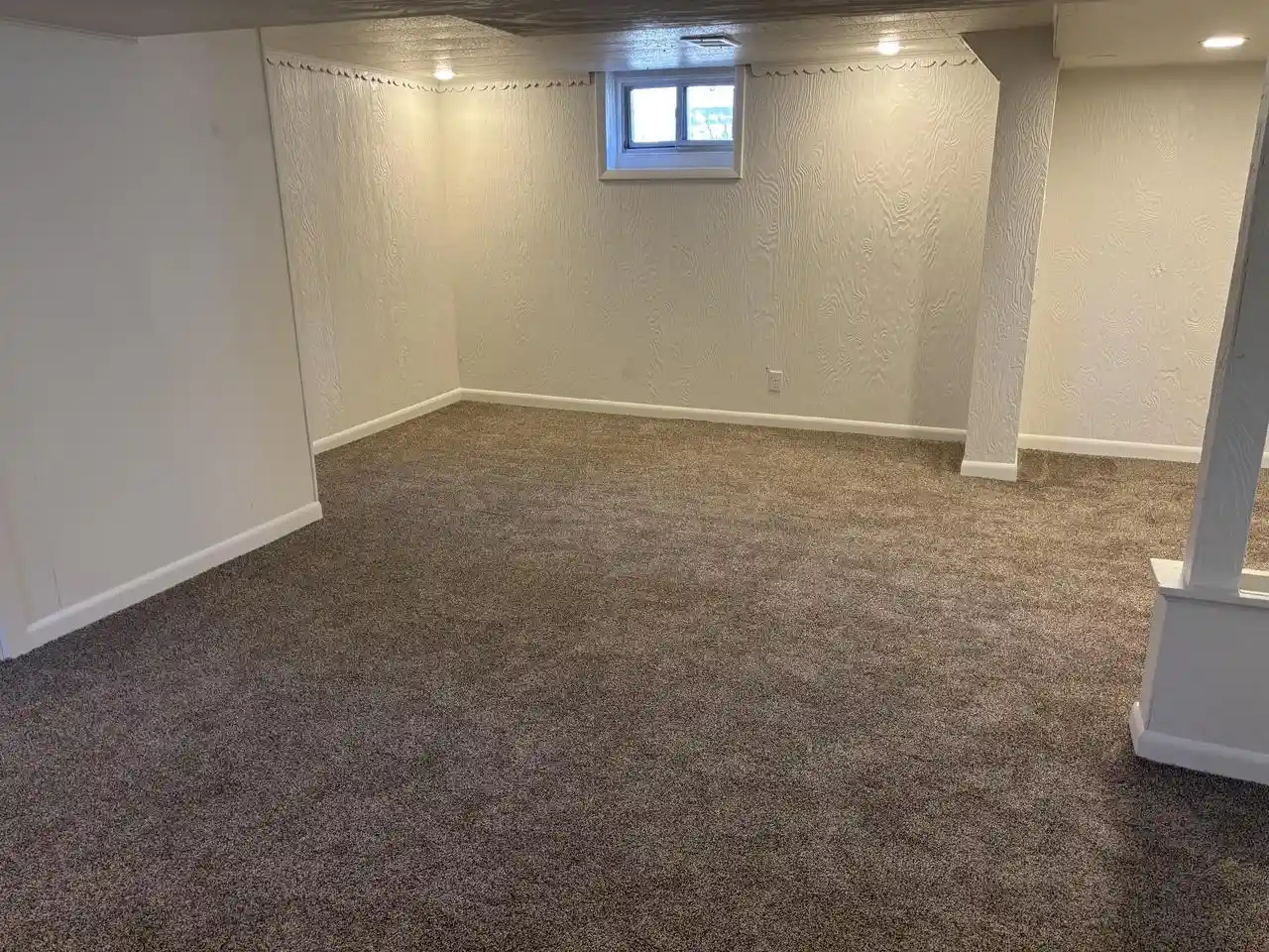 Photo 3 of Single family home for sale at 655 S Oak Park Ct, Milwaukee, WI 53214 | MLS# 1983789 | Listing updated on 2026-10-07