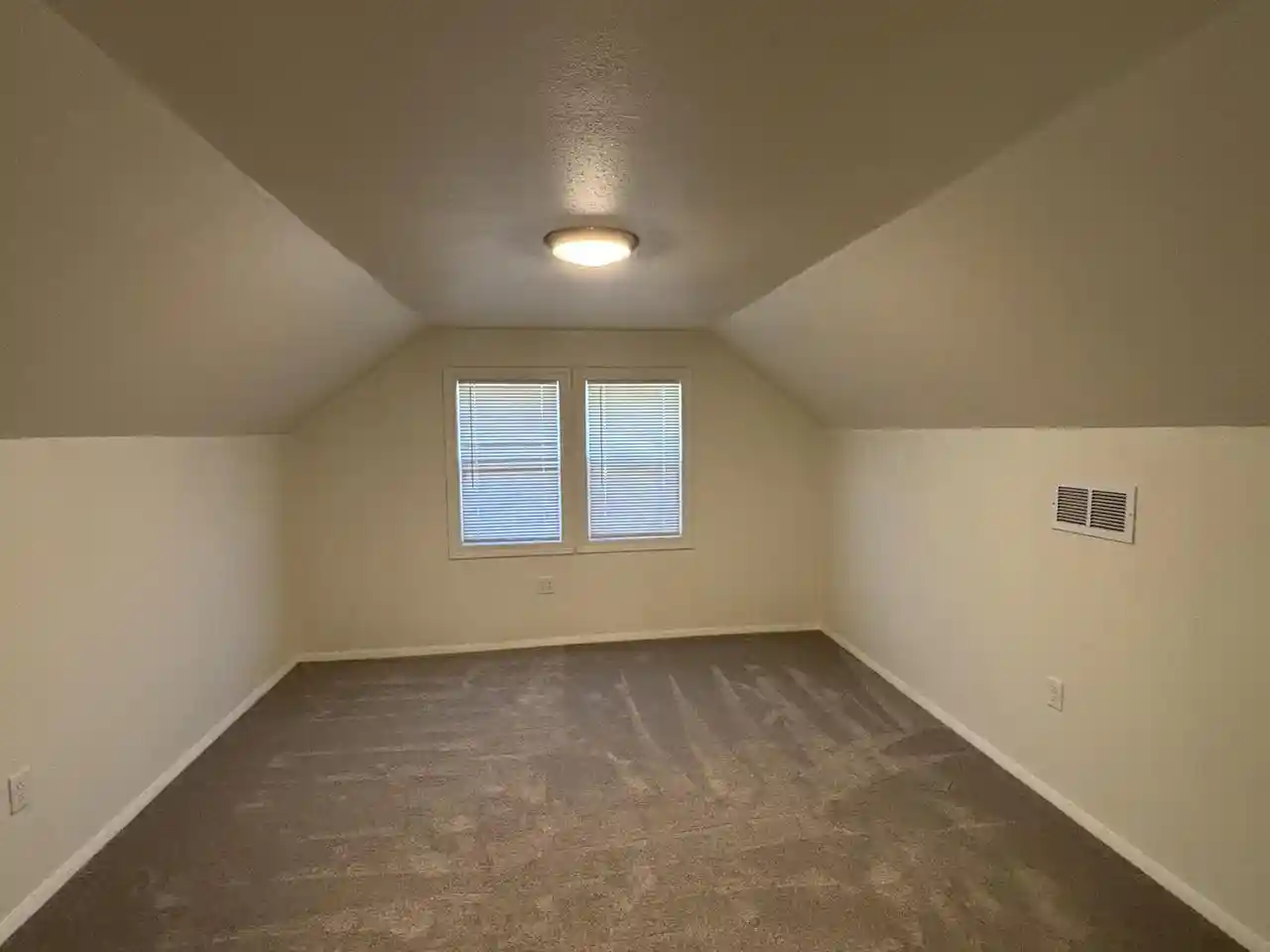 Photo 4 of Single family home for sale at 655 S Oak Park Ct, Milwaukee, WI 53214 | MLS# 1983789 | Listing updated on 2026-10-07
