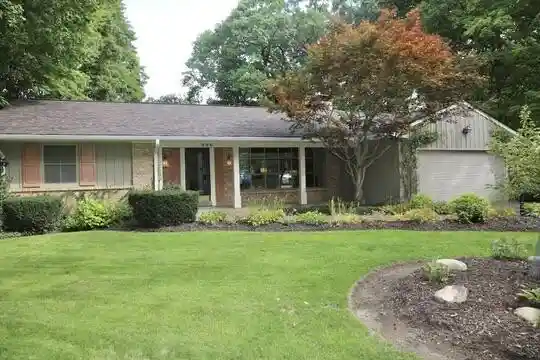 Photo 1 of Single family home for sale at 590 E Ravenswood Hills Cir, Brookfield, WI 53045 | MLS# 1983796 | Listing updated on 2026-10-07