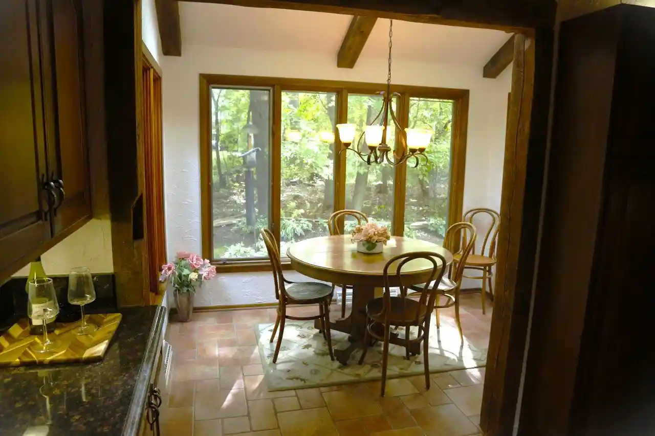 Photo 4 of Single family home for sale at 590 E Ravenswood Hills Cir, Brookfield, WI 53045 | MLS# 1983796 | Listing updated on 2026-10-08