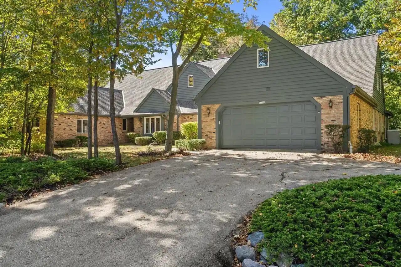 Condo for sale at 12427 N Golf Dr, Mequon, WI 53092 | MLS# 1983822