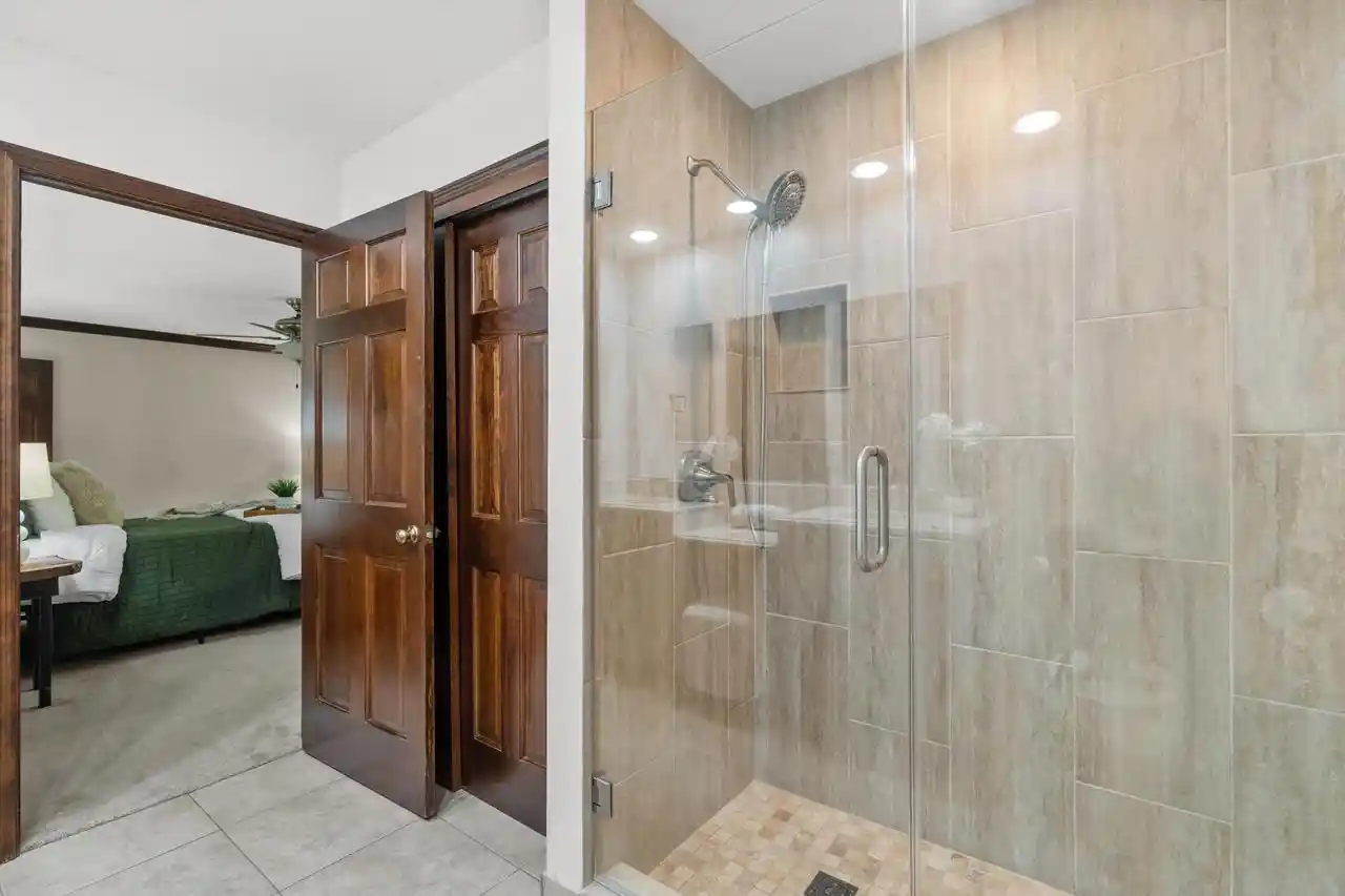 Photo 4 of Condo for sale at 12427 N Golf Dr, Mequon, WI 53092 | MLS# 1983822 | Listing updated on 2026-10-09