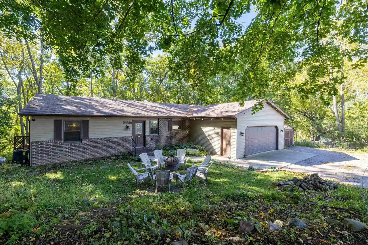 Photo 1 of Single family home for sale at 906 2nd Street, Baraboo, WI 53913 | MLS# 2034242 | Listing updated on 2026-10-08