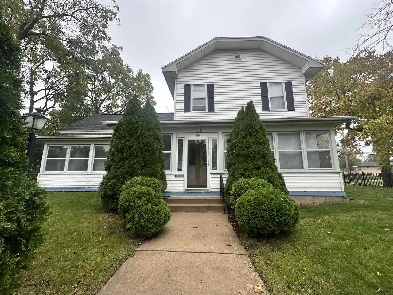 Photo 1 of Single family home for sale at 321 3rd Avenue S, Onalaska, WI 54650 | MLS# 1983841 | Listing updated on 2026-10-08