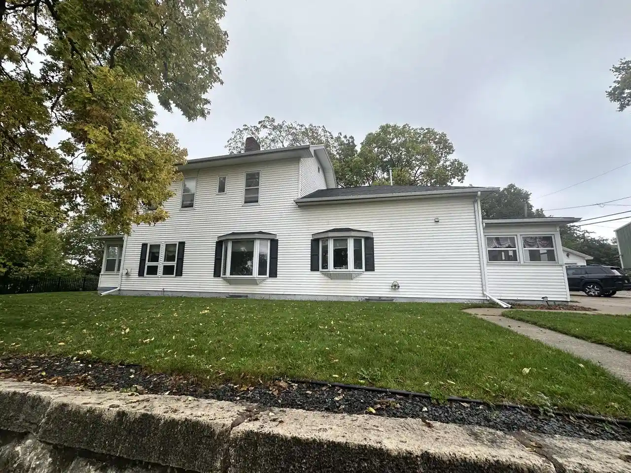 Photo 3 of Single family home for sale at 321 3rd Avenue S, Onalaska, WI 54650 | MLS# 1983841 | Listing updated on 2026-10-08
