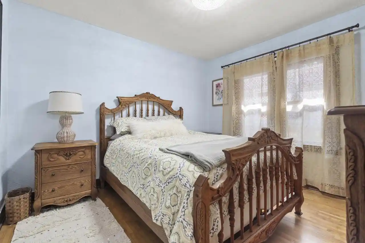 Photo 3 of Single family home for sale at 1932 Loomis St, La Crosse, WI 54603 | MLS# 1983845 | Listing updated on 2026-10-08