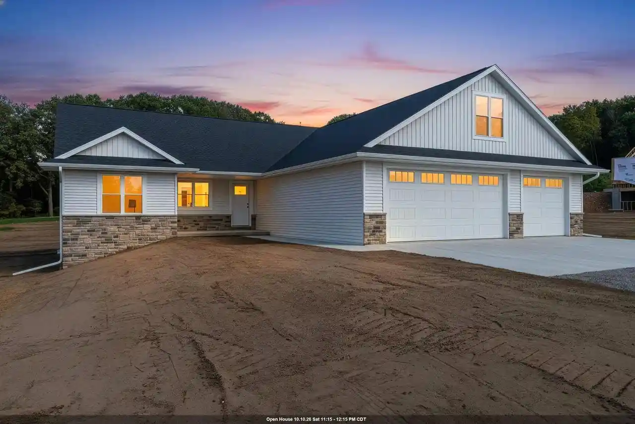 Photo 1 of Single family home for sale at 3718 Harolds Way, Suamico, WI 54313 | MLS# 50333951 | Listing updated on 2026-10-08