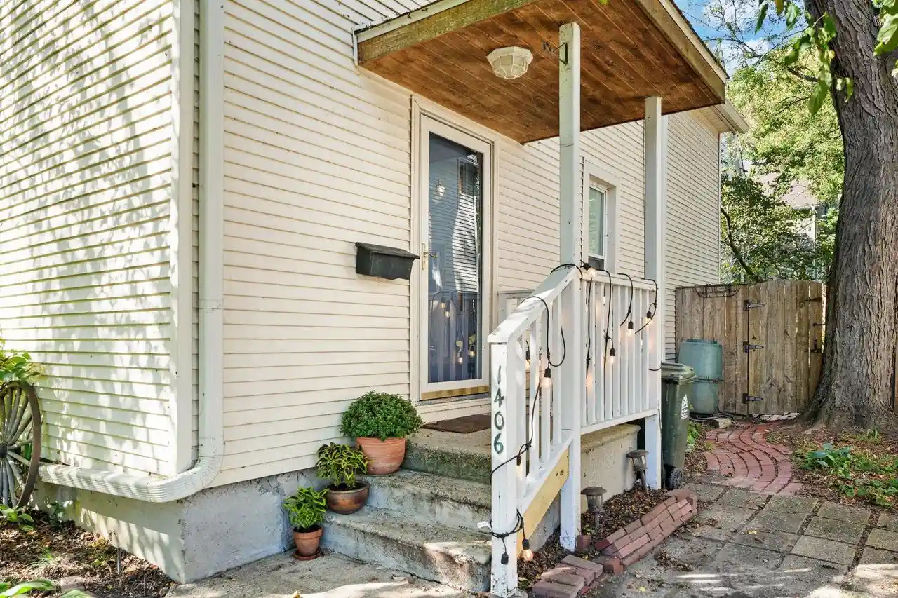 Single family home for sale at 1406 Jenifer St, Madison, WI 53703 | MLS# 2034246