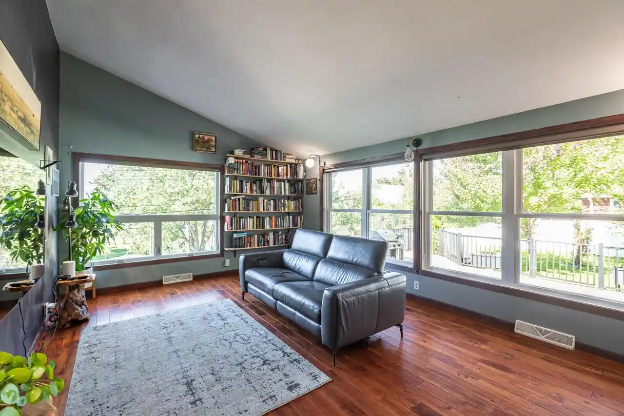 Photo 2 of Single family home for sale at 3725 Cliffside Dr, La Crosse, WI 54601 | MLS# 1983851 | Listing updated on 2026-10-08