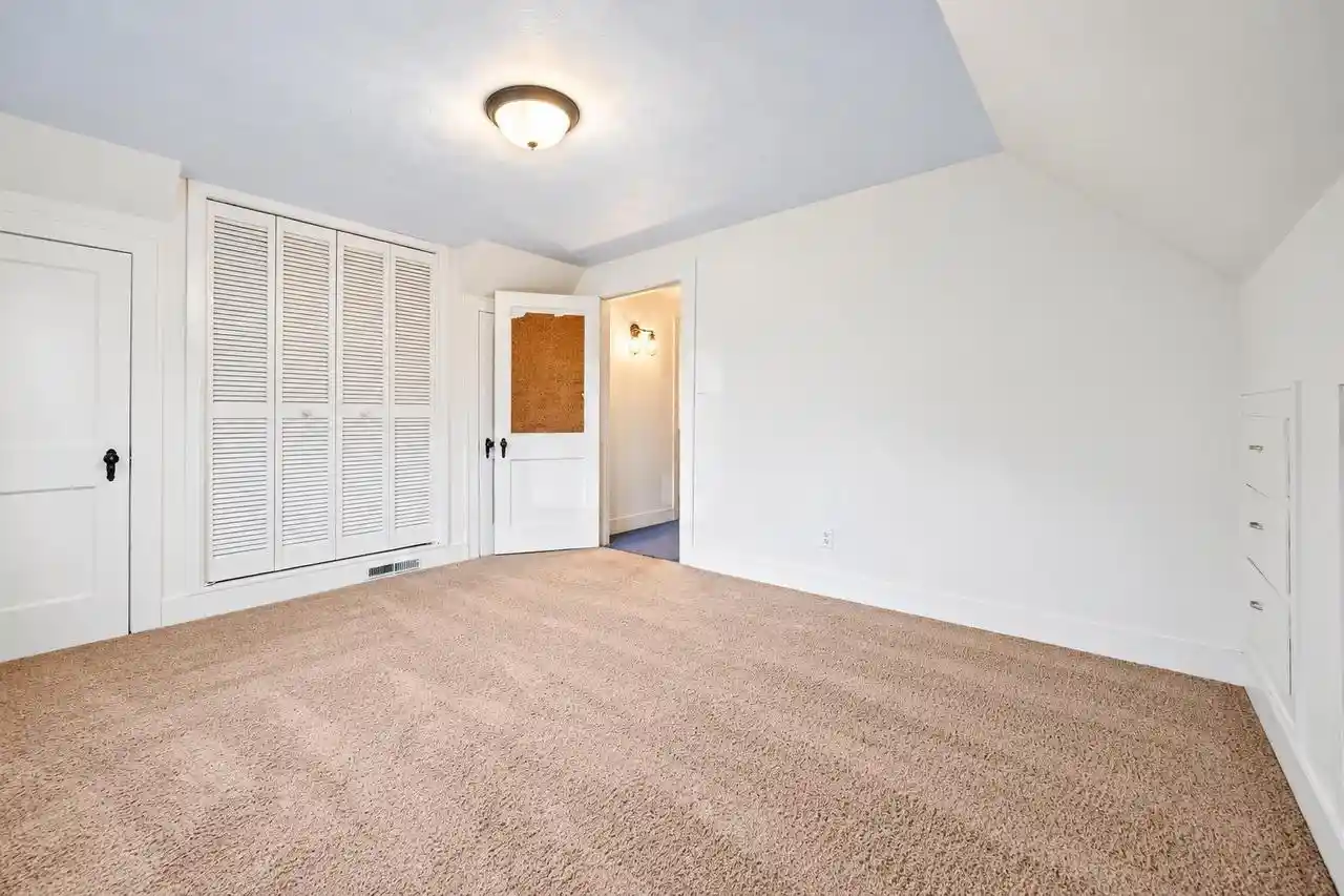 Photo 4 of Single family home for sale at 518 W Main St, Waupun, WI 53963 | MLS# 50333957 | Listing updated on 2026-10-08