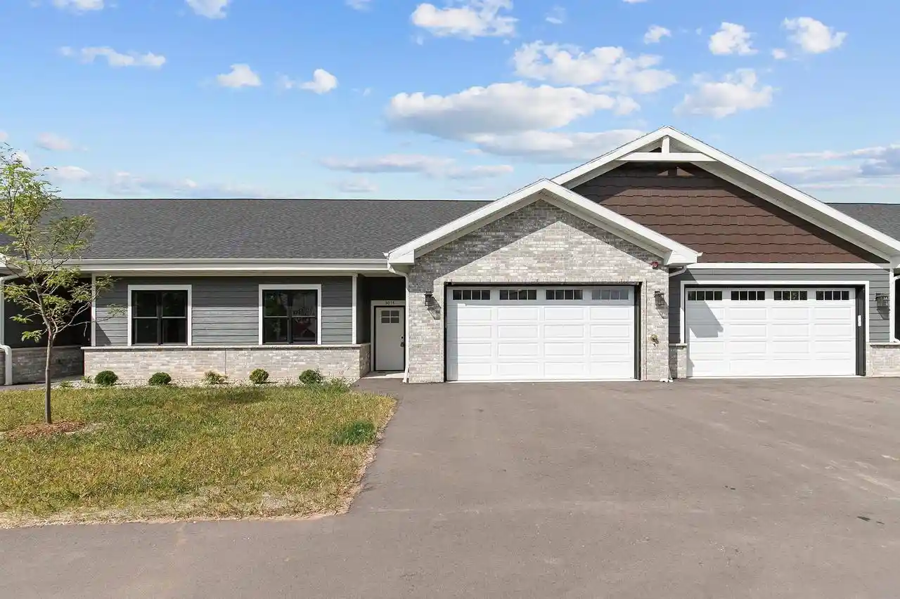Condo for sale at 3014 Community Way, Menasha, WI 54952 | MLS# 50333960