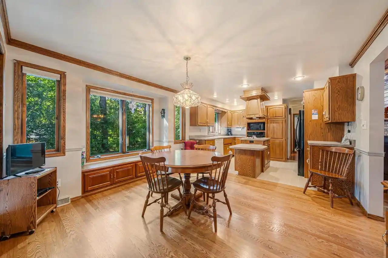 Photo 1 of Single family home for sale at 3225 S Scarlet Oak Ln, Appleton, WI 54915 | MLS# 50333961 | Listing updated on 2026-10-08
