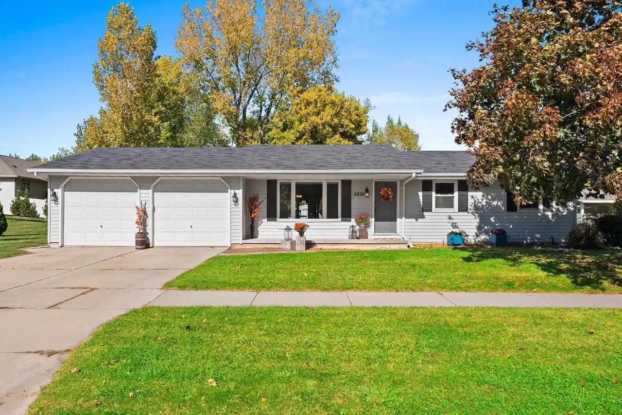 Photo 1 of Single family home for sale at 2838 Woodale Ave, Green Bay, WI 54313 | MLS# 50333967 | Listing updated on 2026-10-08