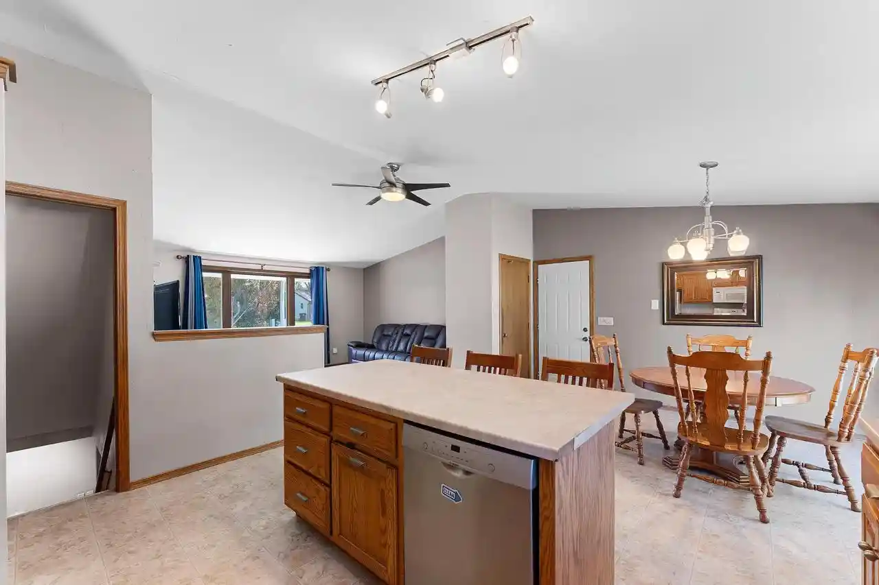 Photo 2 of Single family home for sale at 2838 Woodale Ave, Green Bay, WI 54313 | MLS# 50333967 | Listing updated on 2026-10-08