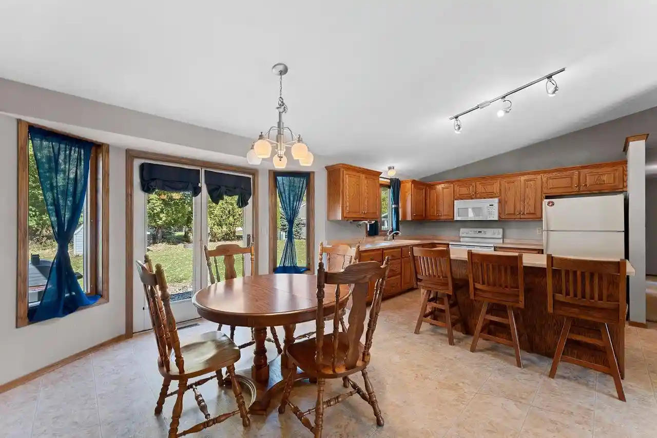 Photo 4 of Single family home for sale at 2838 Woodale Ave, Green Bay, WI 54313 | MLS# 50333967 | Listing updated on 2026-10-08