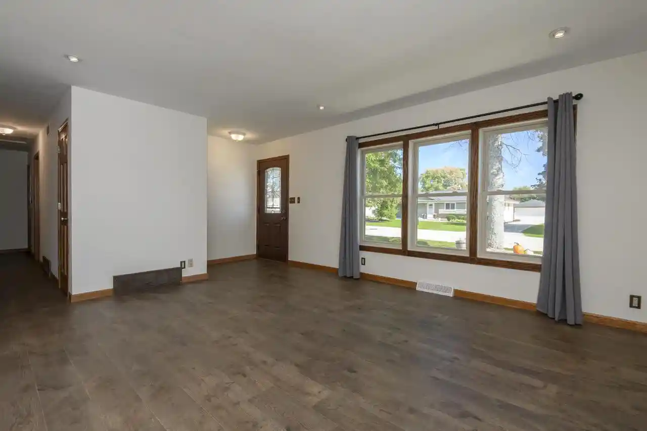 Photo 3 of Single family home for sale at 6185 S 38th Street, Milwaukee, WI 53221 | MLS# 1983867 | Listing updated on 2026-10-08