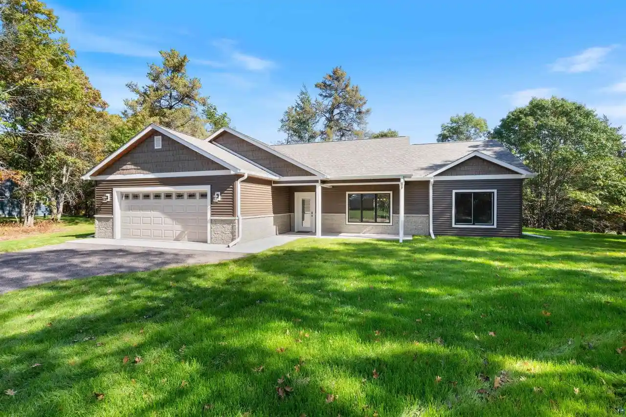 Photo 1 of Single family home for sale at 11818 S Heidtke Dr, Solon Springs, WI 54873 | MLS# 6128384 | Listing updated on 2026-10-08