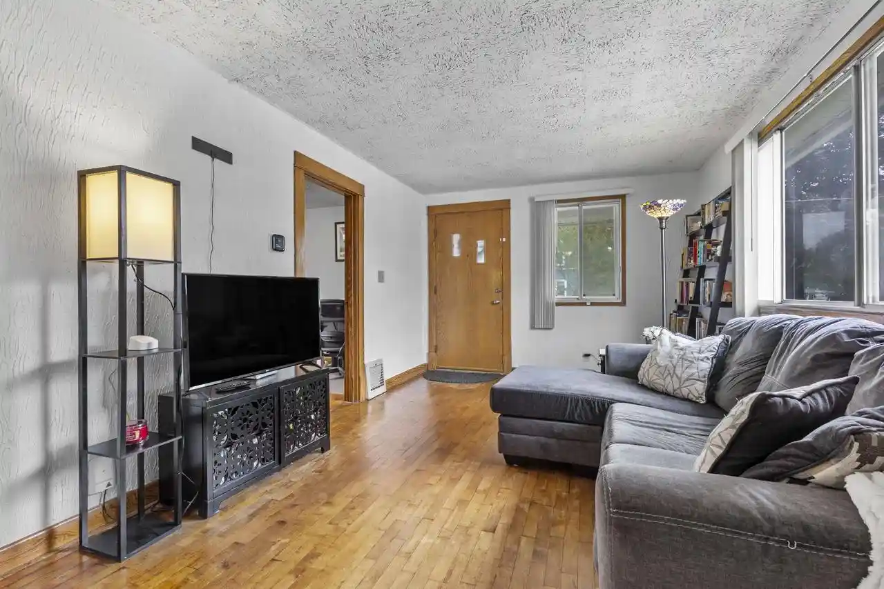 Photo 2 of Single family home for sale at 612 S Weimar St, Appleton, WI 54915 | MLS# 50333968 | Listing updated on 2026-10-08