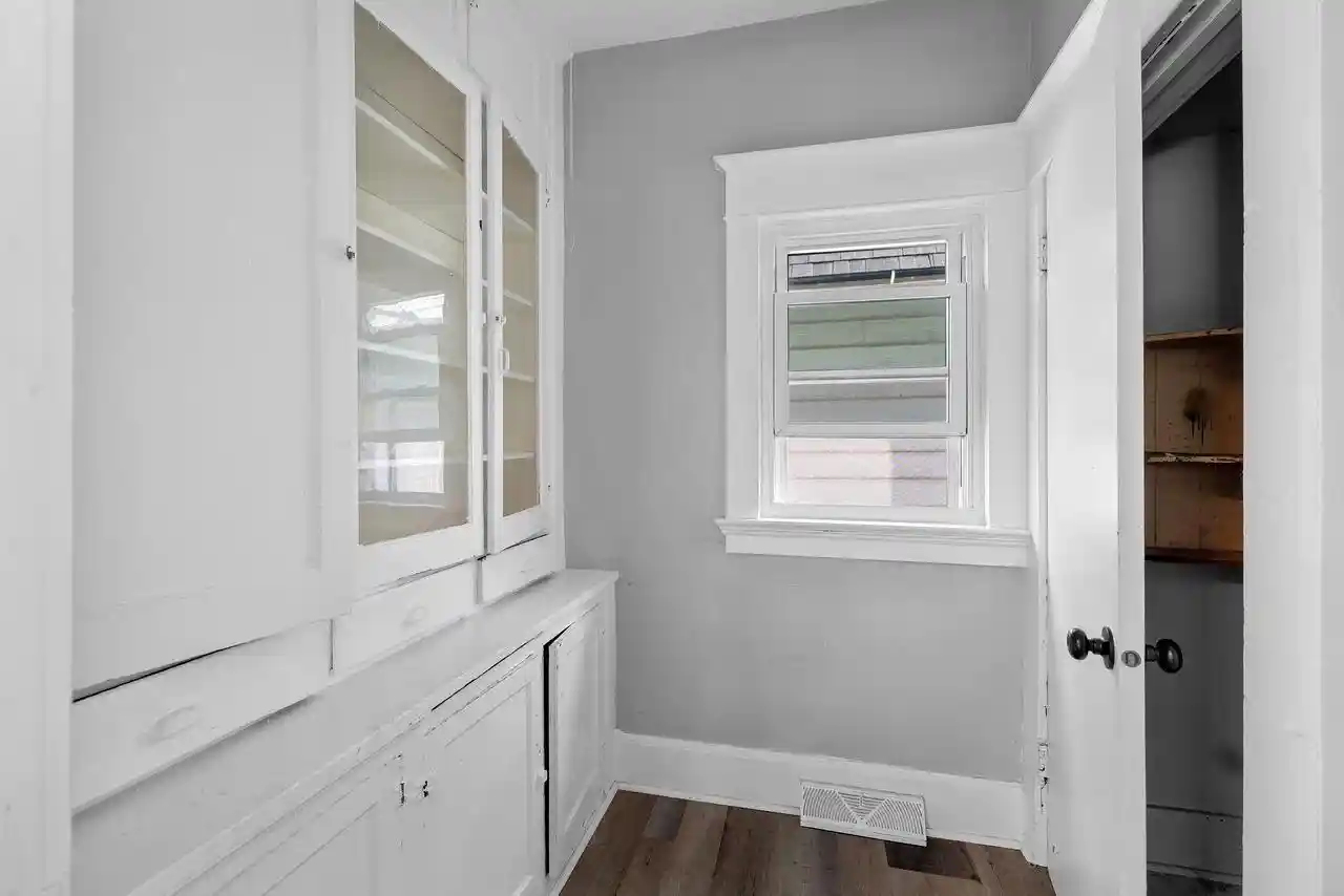 Photo 4 of Multi family home for sale at 533 E Allouez Ave, Green Bay, WI 54301 | MLS# 50333985 | Listing updated on 2026-10-08