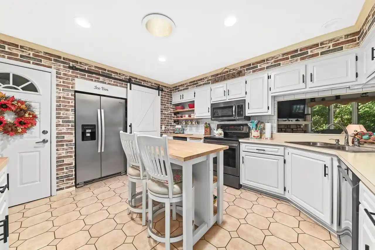 Photo 2 of Condo for sale at W136n8124 River Park Dr, Menomonee Falls, WI 53051 | MLS# 1983877 | Listing updated on 2026-10-10