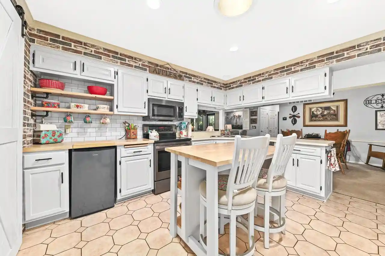 Photo 3 of Condo for sale at W136n8124 River Park Dr, Menomonee Falls, WI 53051 | MLS# 1983877 | Listing updated on 2026-10-10
